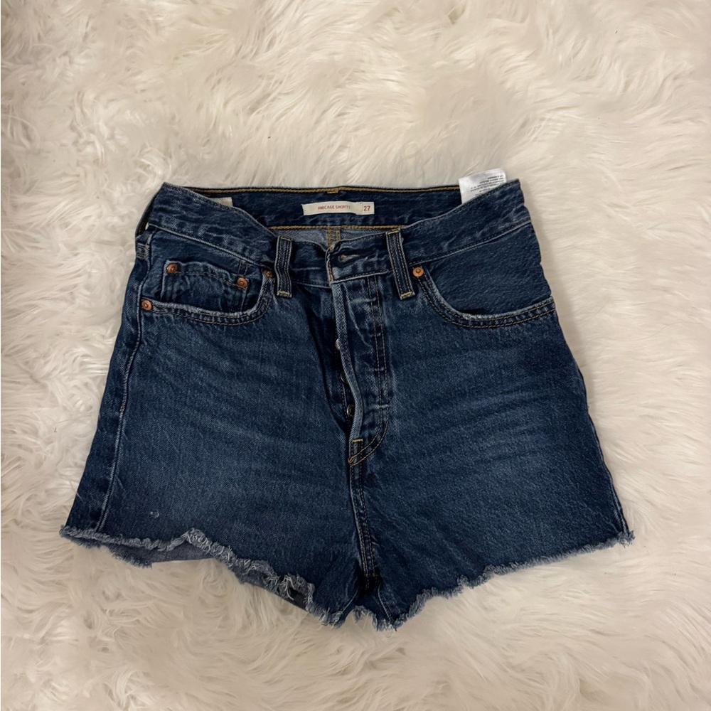 Levi’s high rise ribcage shorts